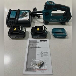 Makita 18v Tire Inflator Combo With Fast Charger, 3Ah Batteries And USB Adapter.